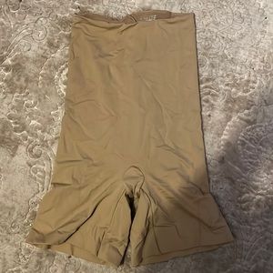 Assets by Spanx Long Short Shapewear 2X